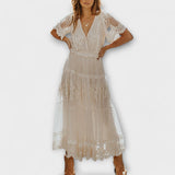 Zéphyrine - Robe midi en dentelle à encolure en V