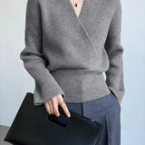 Nuria - Pull Croisé Élégant