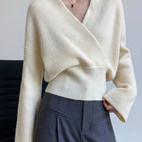 Nuria - Pull Croisé Élégant