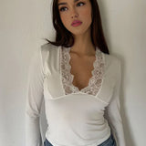 Emmanuelle - T-shirt en Dentelle à Décolleté en V Profond